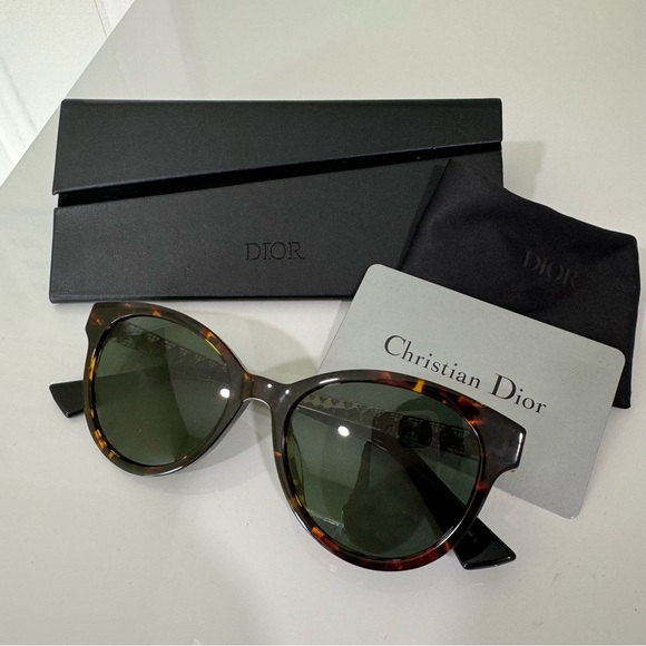 Authentic Dior DIORAMA7 Sunglasses - Picture 1 of 15